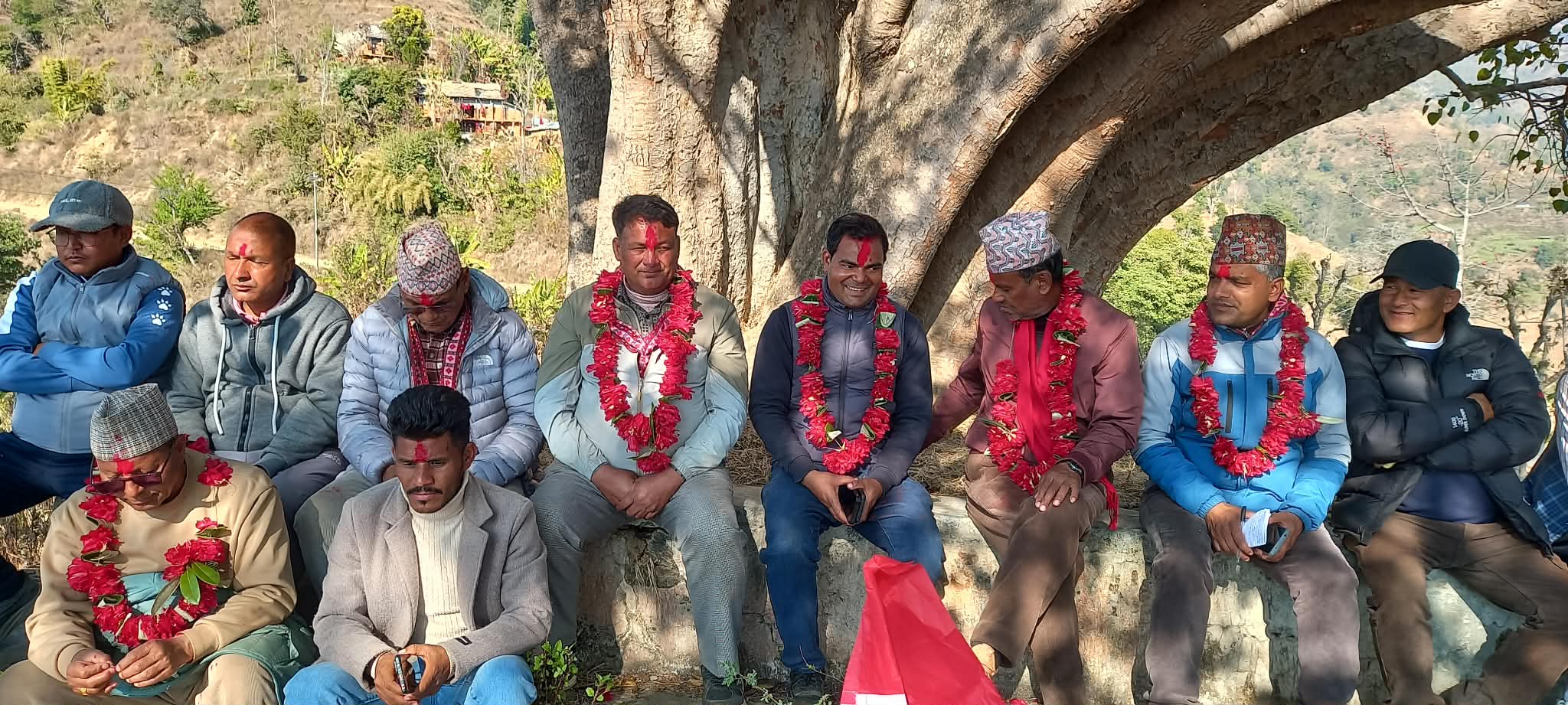 नेपाली कांग्रेस अछामकाे चुनाव केन्द्रित घरदैले तथा कार्यक्रता भेटघाट कार्यक्रम घोडासैनको लन्चुमा सम्पन्न