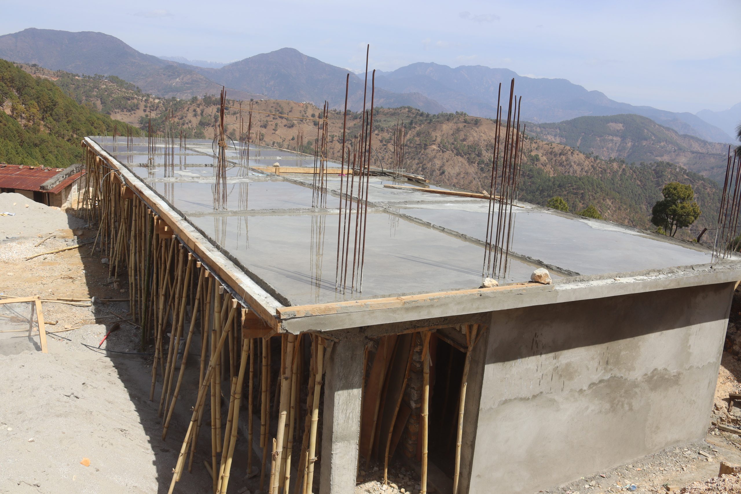 श्री बागेश्वरी आधारभुत विद्यालय भवन निमार्ण आयोजनाको अनुगमन