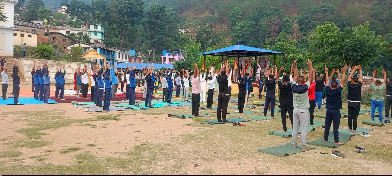 स्वस्थकर वृद्धावस्थाका लागि योग’ नारासहित १२औँ अन्तर्राष्ट्रिय योग दिवस मंगलसेनमा मनाइयो